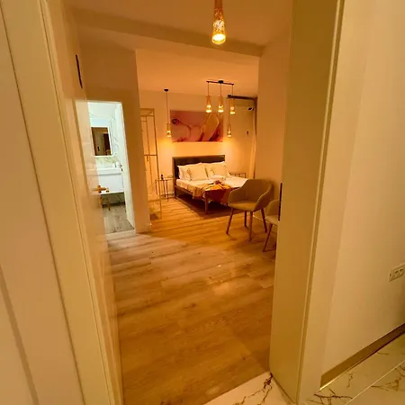 Nian Boutique 3* Constanţa